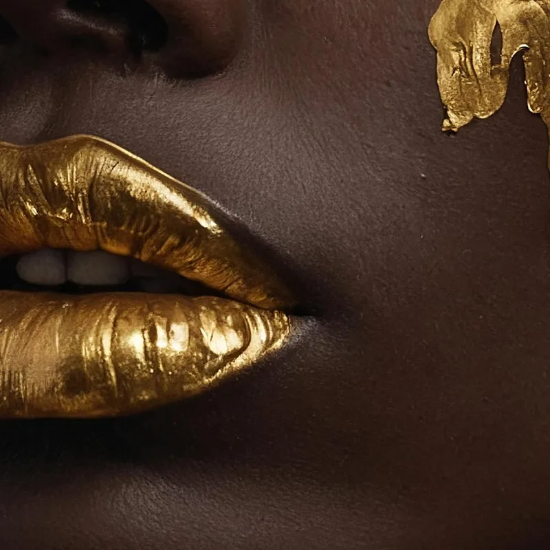 Quadro Etnico Donna Africana Eleganza In Oro Su Sfondo Scuro