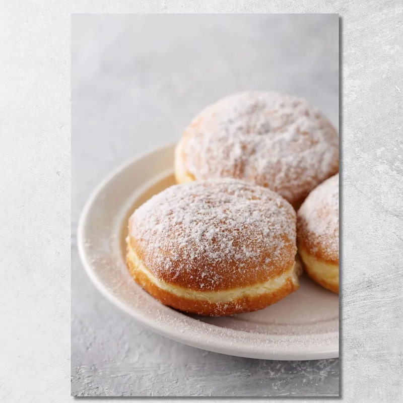 Quadro Moderno Bomboloni Zuccherati Su Piatto Bianco quadro stampa su tela