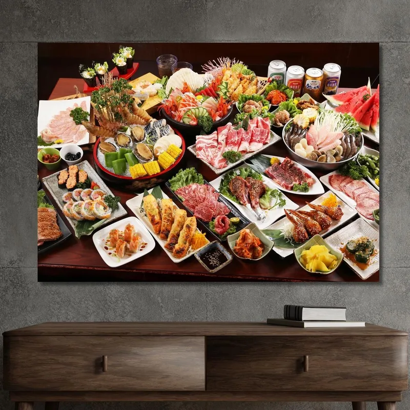 Modernes Japanisches Rahmenbuffet Mit Sushi-Fleisch Und Meeresfrüchten