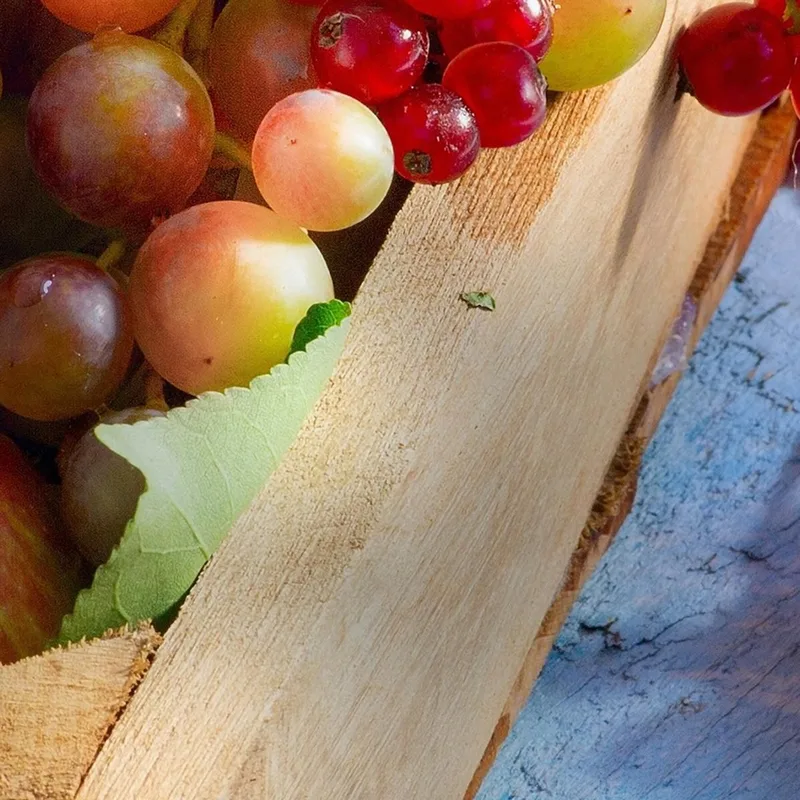 Quadro Moderno Cassetta Di Frutta Colorata Su Tavolo Di Legno
