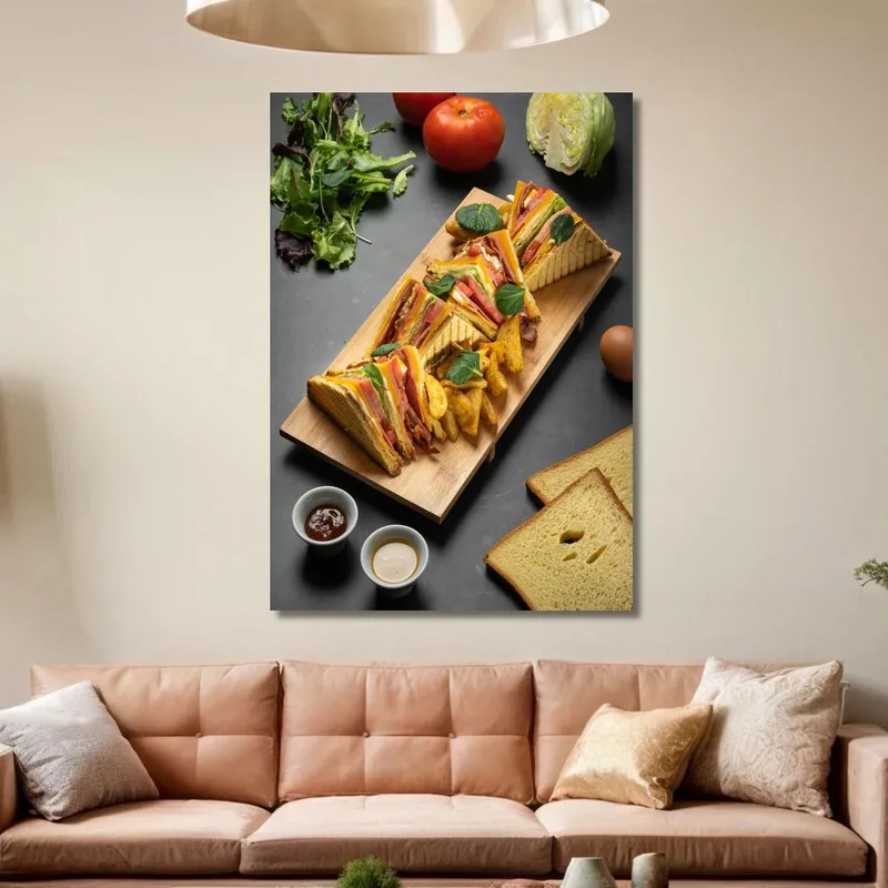 Quadro Moderno Club Sandwich Con Patatine Su Tagliere Di Legno E Ingredienti Freschi