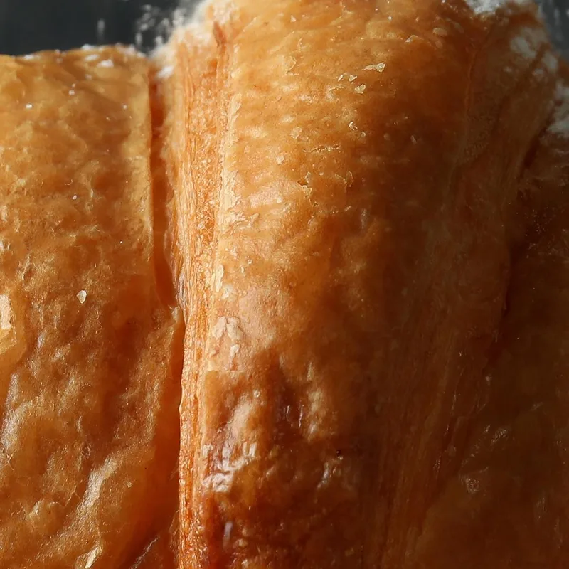 Quadro Moderno Croissant Fragrante Con Zucchero A Velo