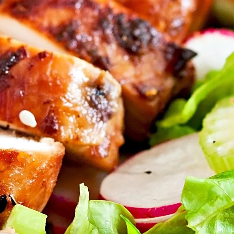 Pintura Moderna Ensalada De Pollo A La Parrilla Con Verduras Frescas