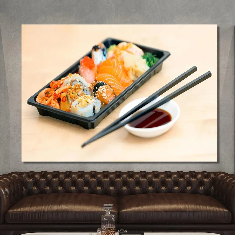 Quadro Moderno Sushi Misto In Bento Box Con Bacchette E Salsa Di Soia