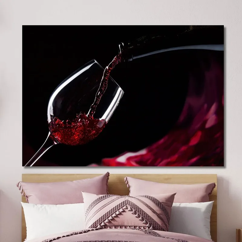Cuadro Moderno Vino Tinto Vertido En Una Copa Sobre Un Fondo Oscuro