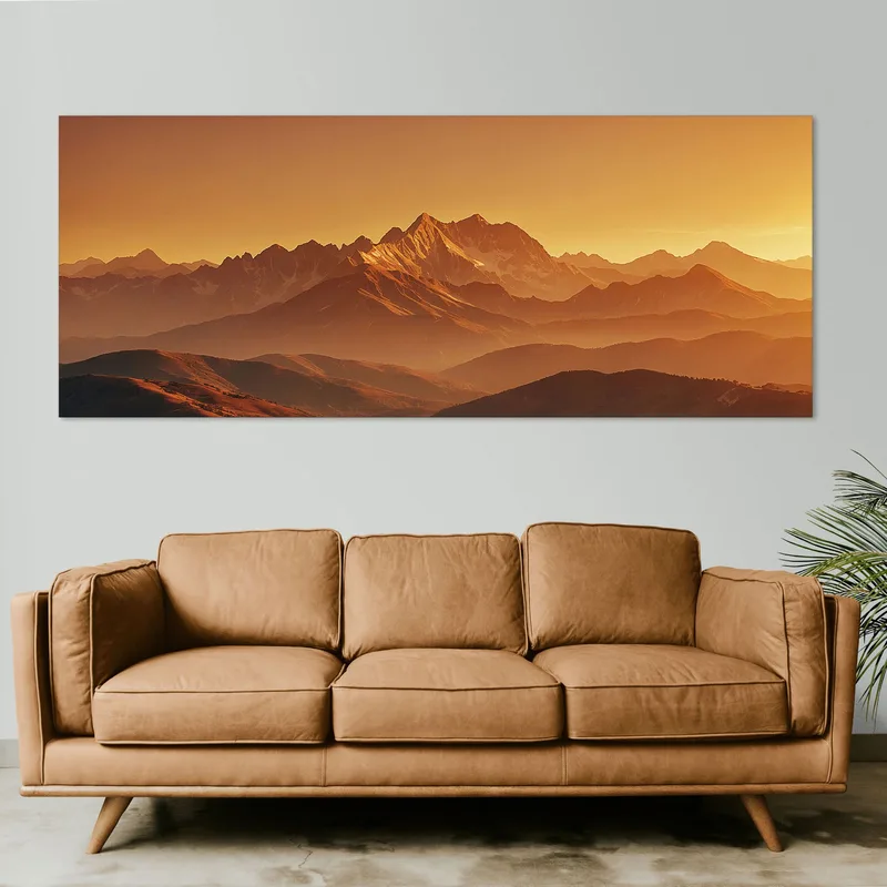 Peinture De Montagnes Coucher De Soleil Doré Projetant Des Ombres Sur Les Crêtes Des Montagnes
