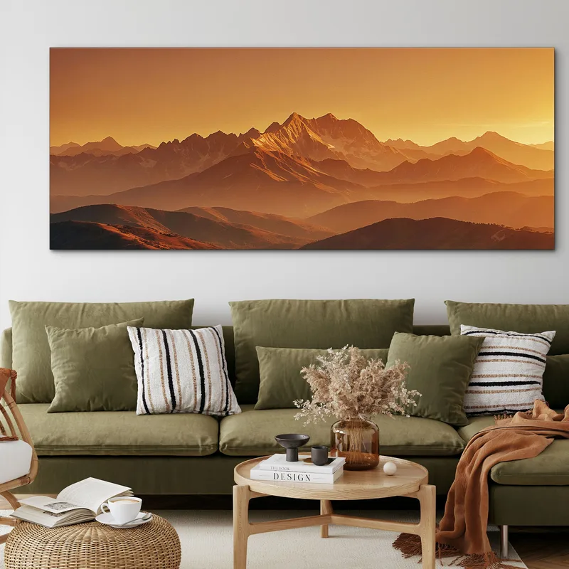 Peinture De Montagnes Coucher De Soleil Doré Projetant Des Ombres Sur Les Crêtes Des Montagnes
