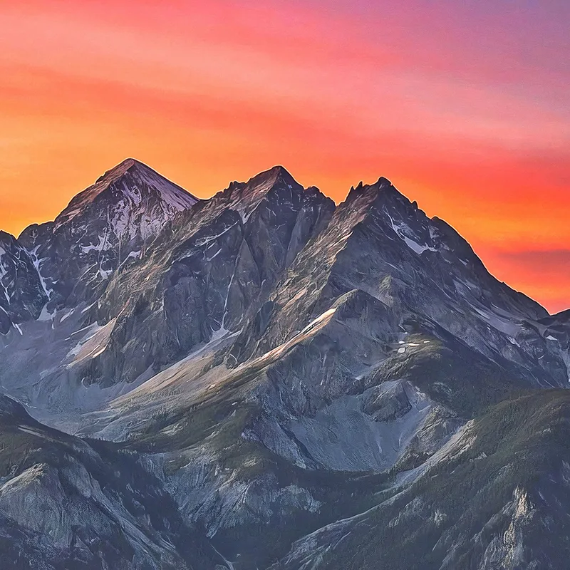 Peinture De Montagnes Coucher De Soleil Spectaculaire Sur Les Majestueux Sommets Des Montagnes