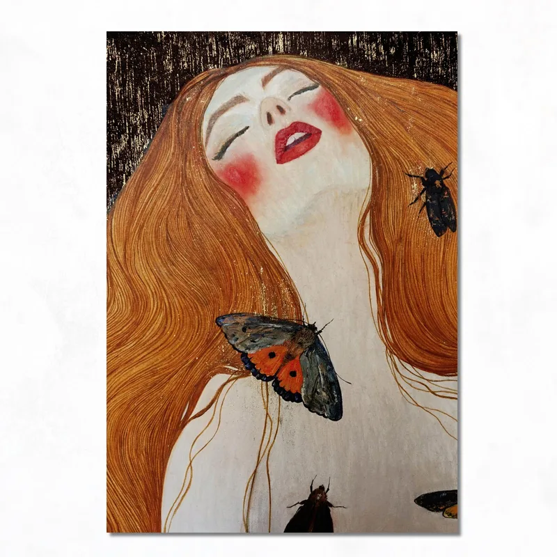 Donna dai Capelli Rossi con Farfalle quadro moderno su tela