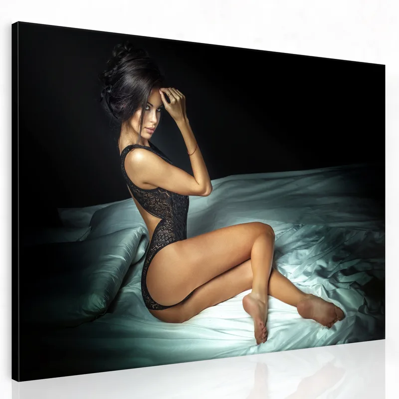 Impresion en lienzo dama morena sexy